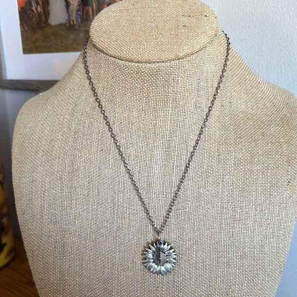 Silver sunflower Pendant Necklace - Picture 1 of 7